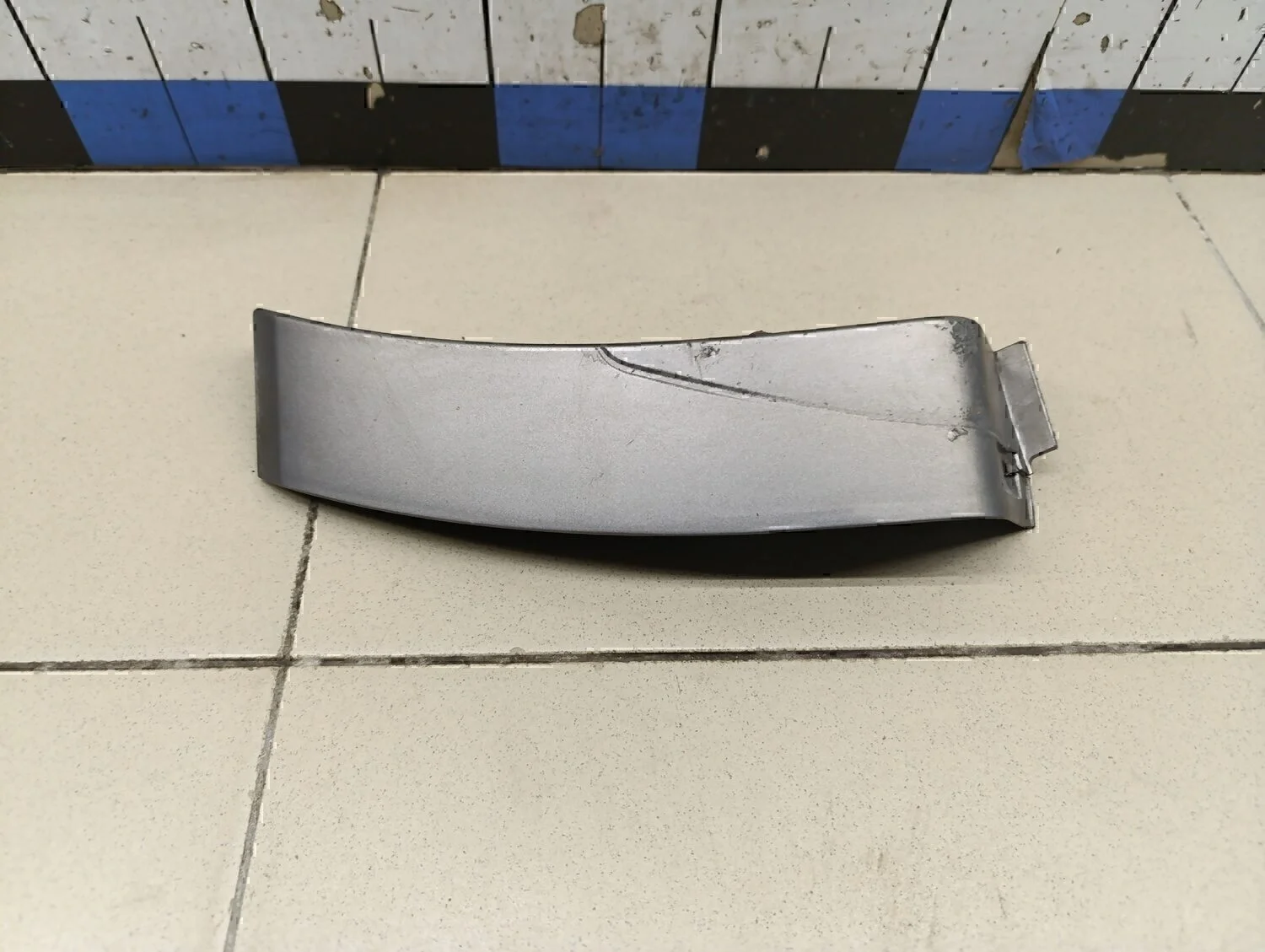 Брызговик передний правый Starex H1 1997-2007