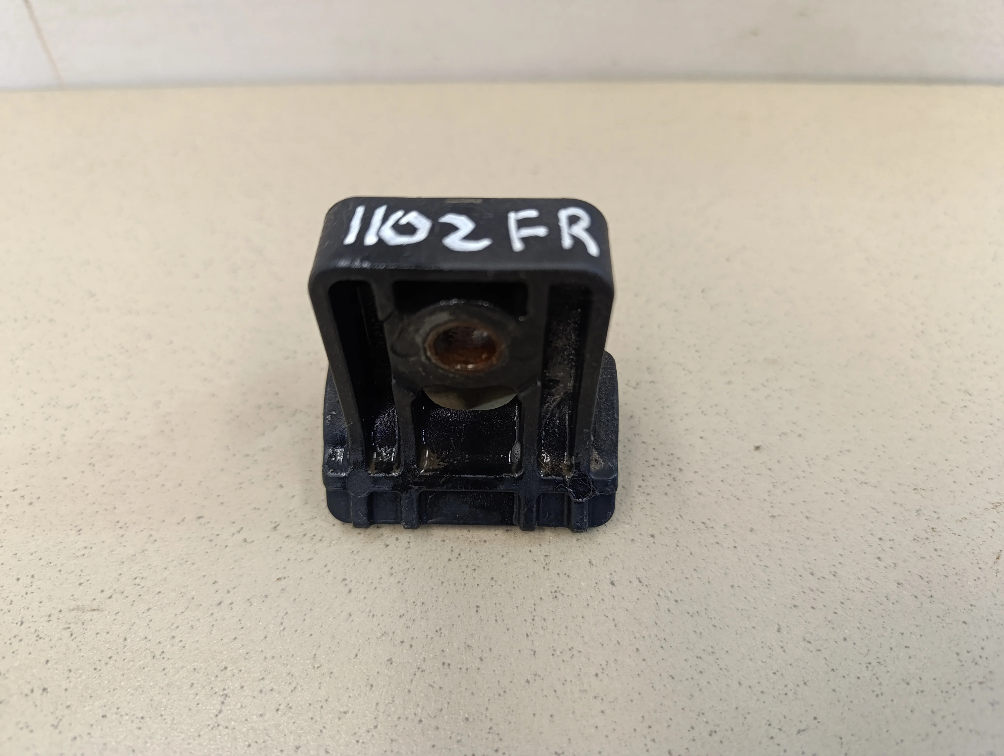 Кронштейн радиатора Cruze 2009-2016