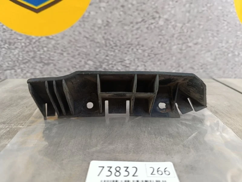 Кронштейн бампера Land Rover Range 4 2015 L405