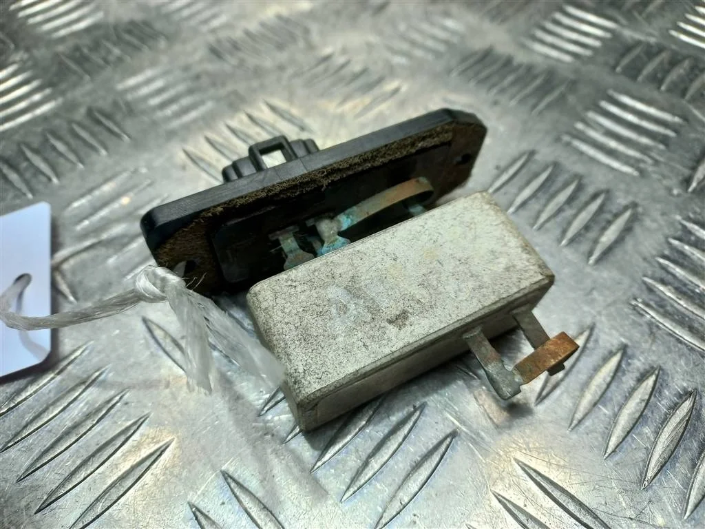 Резистор отопителя (Ежик) MITSUBISHI Space Star I