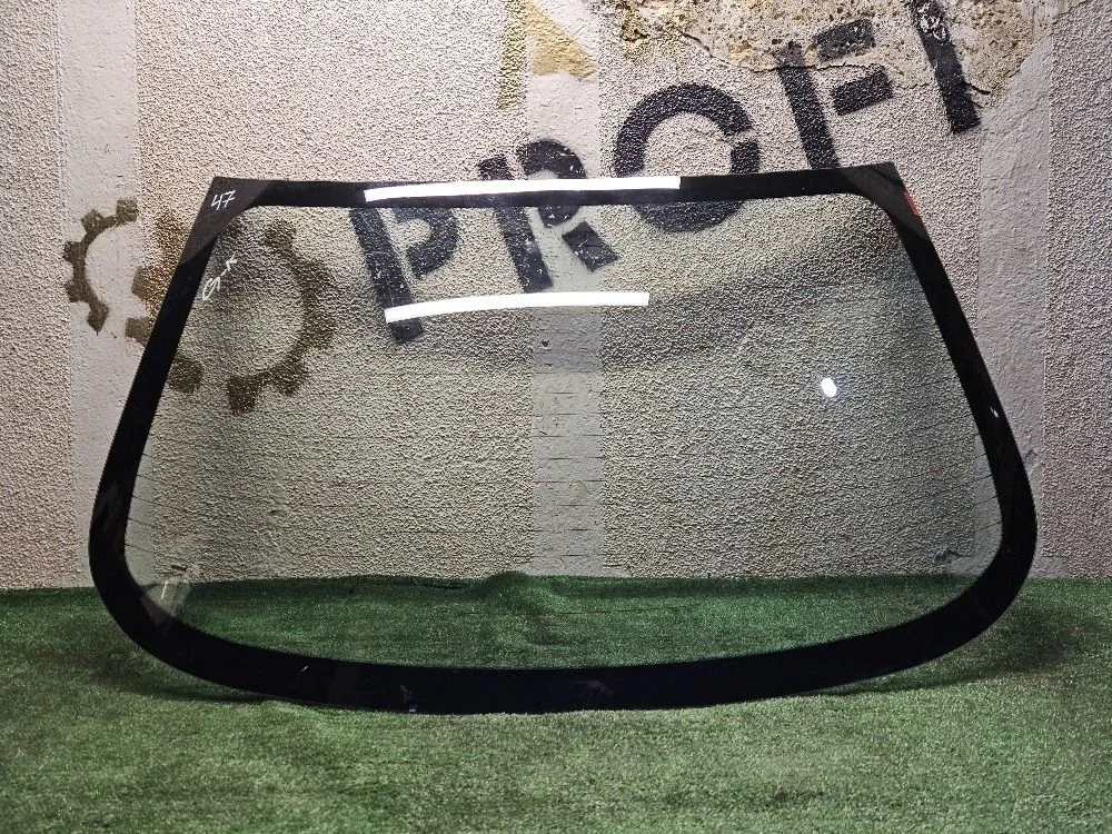 Стекло заднее на Almera G15 sisecam