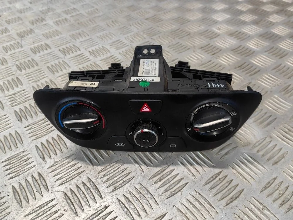 Блок управления печкой Hyundai Solaris II