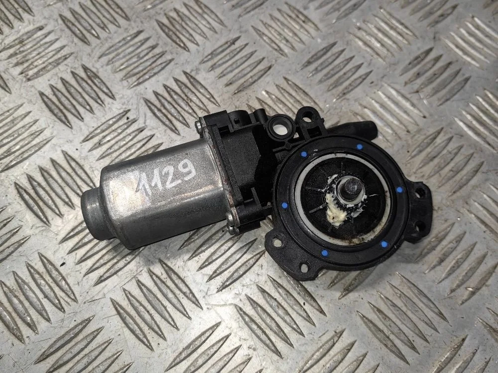 Моторчик стеклоподъемника задний Hyundai Santa Fe