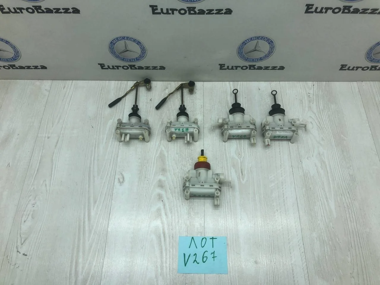 Активатор замка двери Mercedes W201