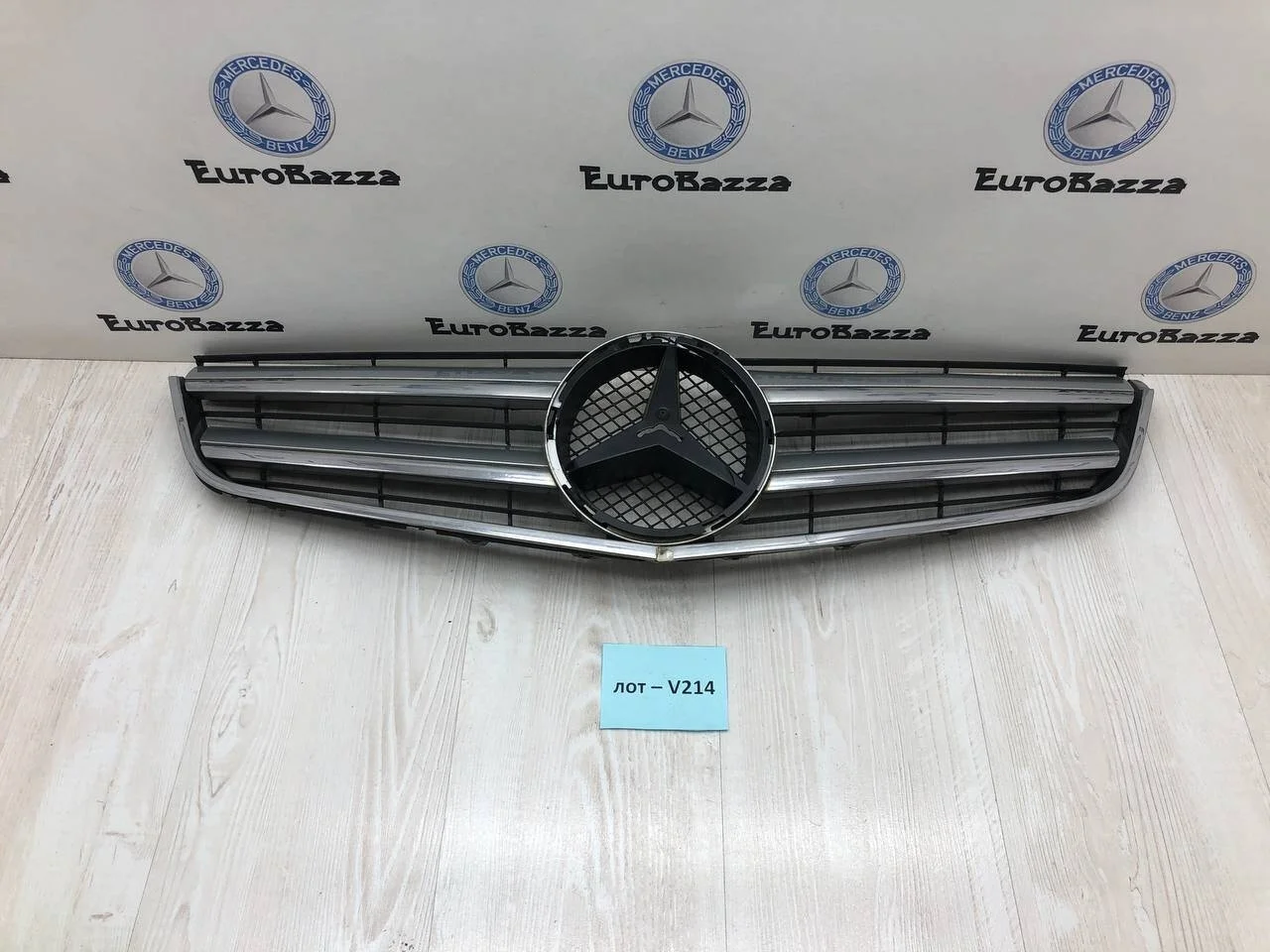 Решетка радиатора Mercedes W207