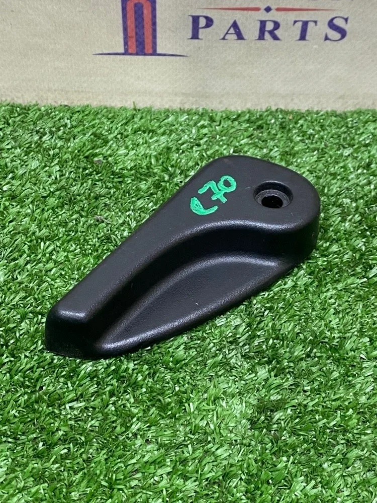 Рычаг капота BMW X5 E70