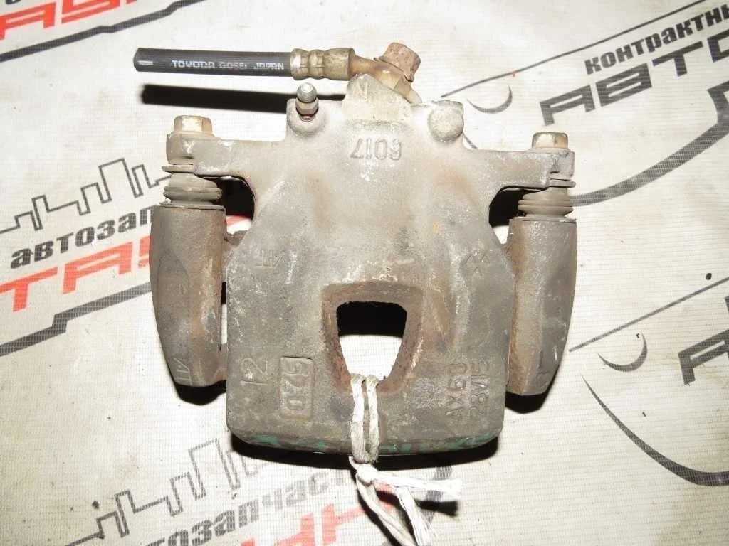 СУППОРТ В СБОРЕ TOYOTA DAIHATSU LEXUS ПЕРЕД ПРАВО 4773033120