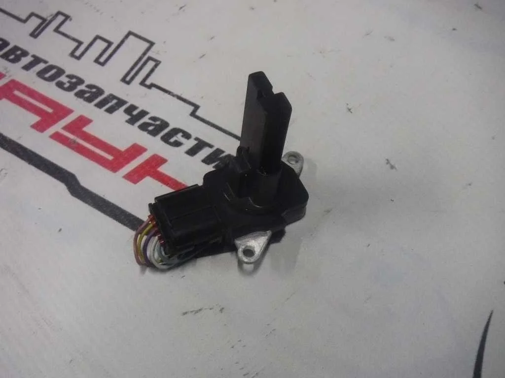 РАСХОДОМЕР TOYOTA LEXUS 2220431010