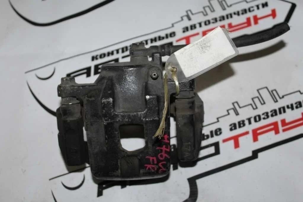 СУППОРТ В СБОРЕ MITSUBISHI ПЕРЕД ПРАВО MR449852