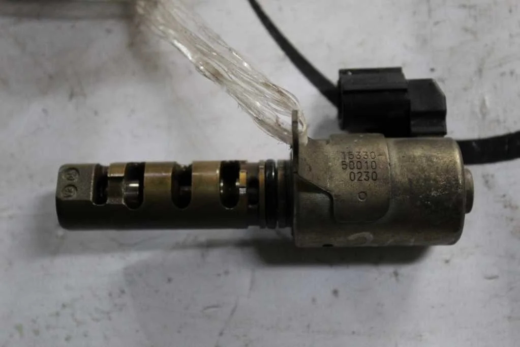 КЛАПАН VVTI TOYOTA LEXUS 1533050010 ПРАВЫЙ
