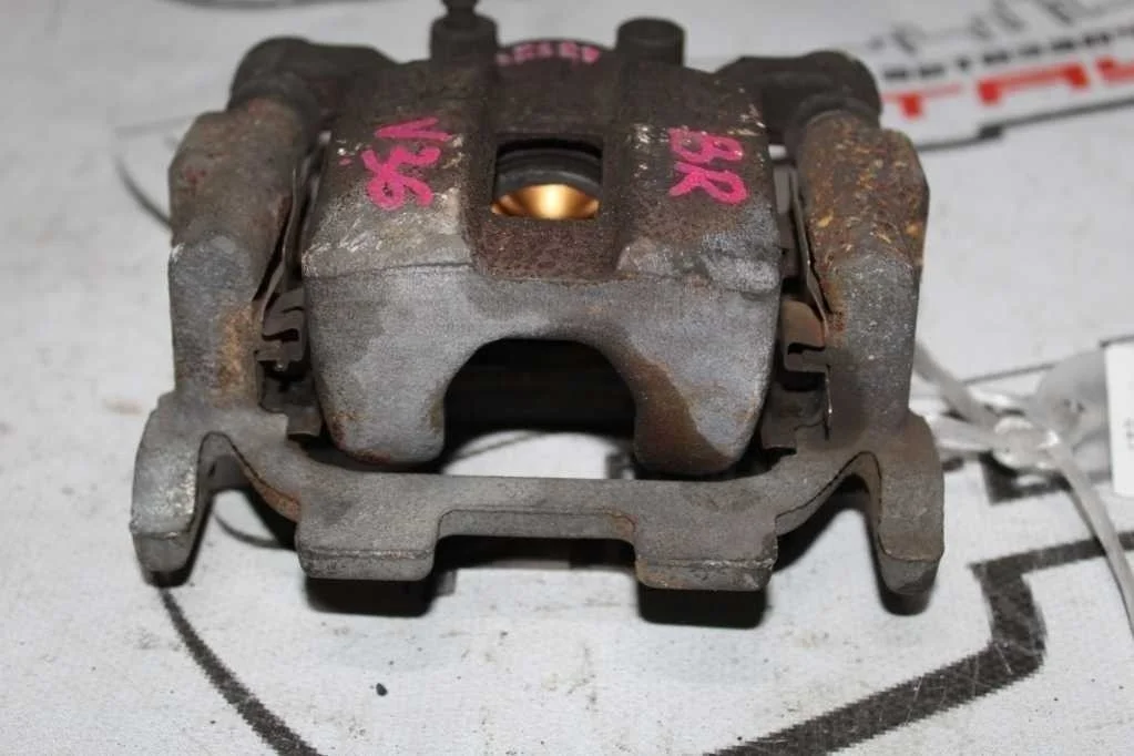 СУППОРТ В СБОРЕ NISSAN INFINITI MITSUBISHI ЗАД ПРАВО 440011AA0A