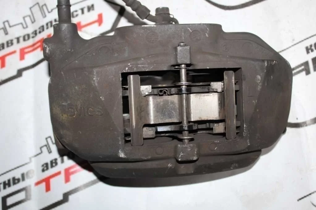 СУППОРТ В СБОРЕ TOYOTA LEXUS ПЕРЕД ЛЕВО 4775022460