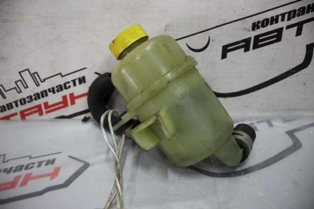 БАЧОК ГУР MAZDA B25D32690A