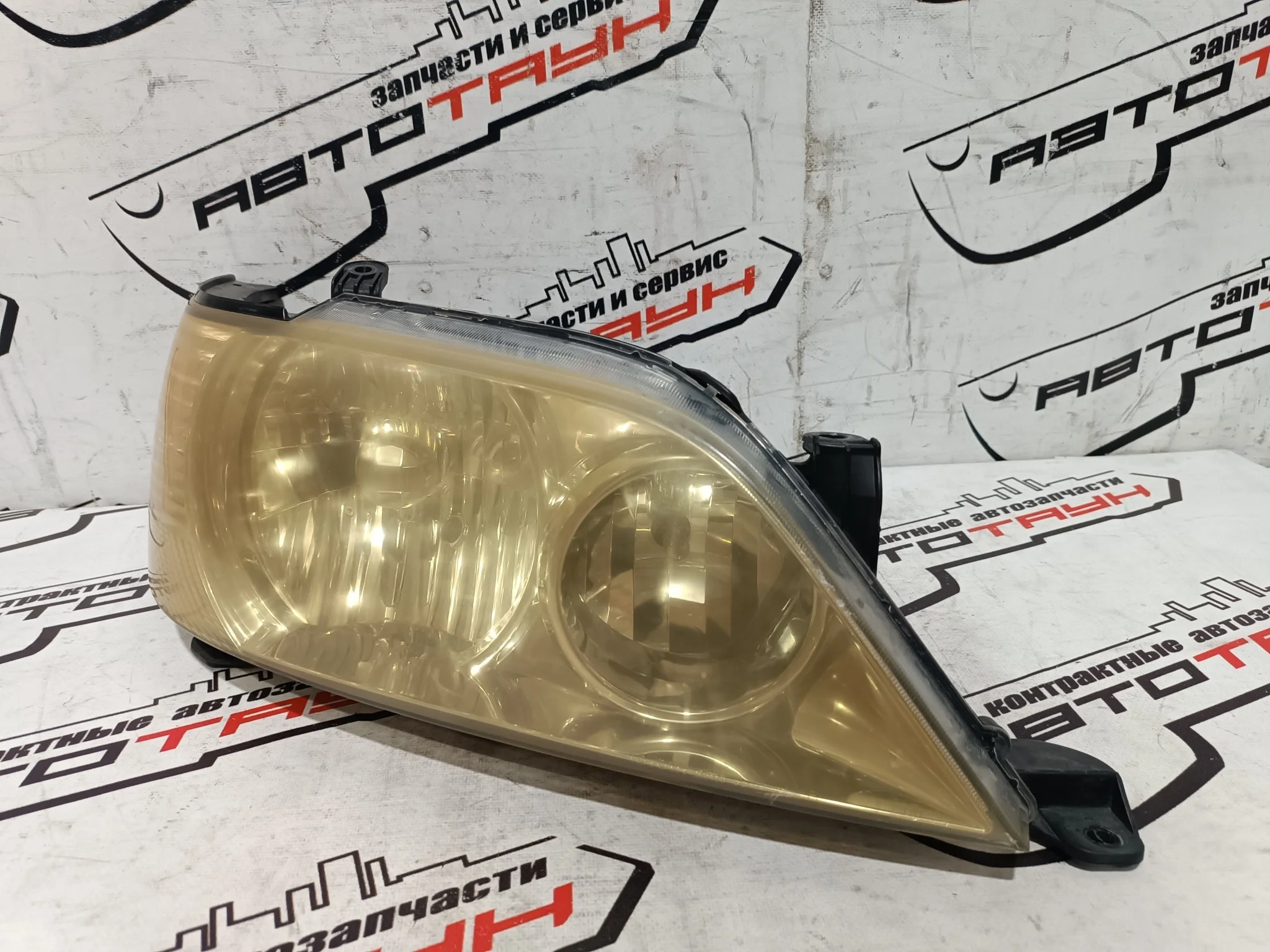 ФАРА TOYOTA ПРАВО 8111032450 XE185Z