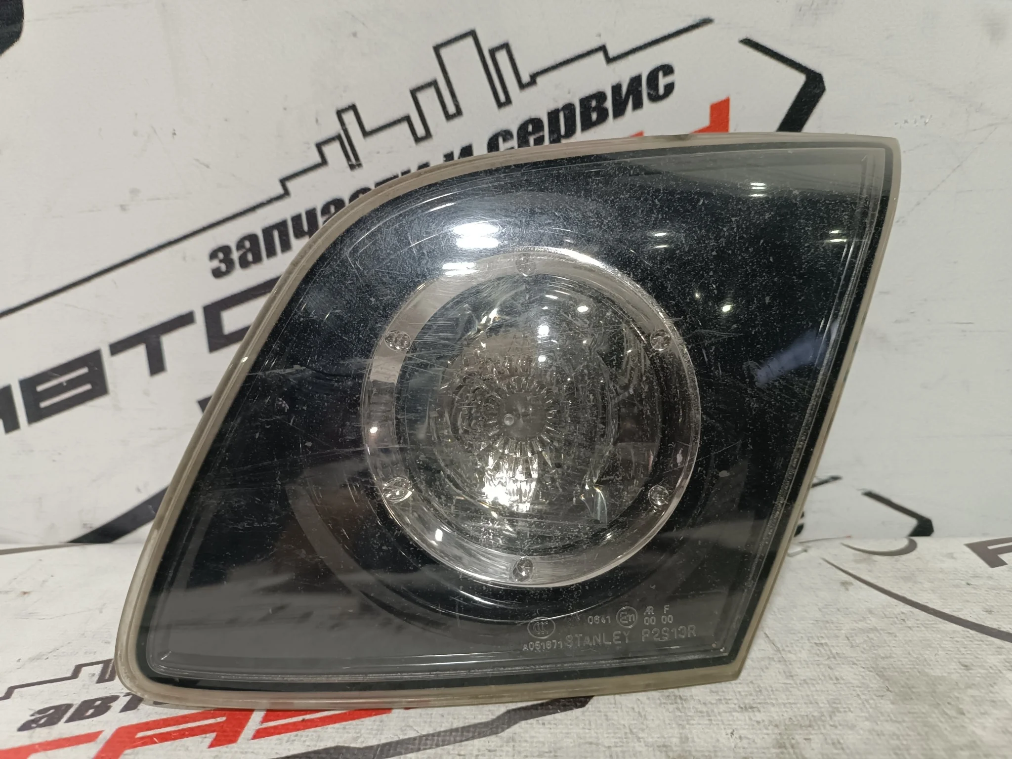 ФАЛЬШПАНЕЛЬ MAZDA ПРАВО BR5S513F0 D137