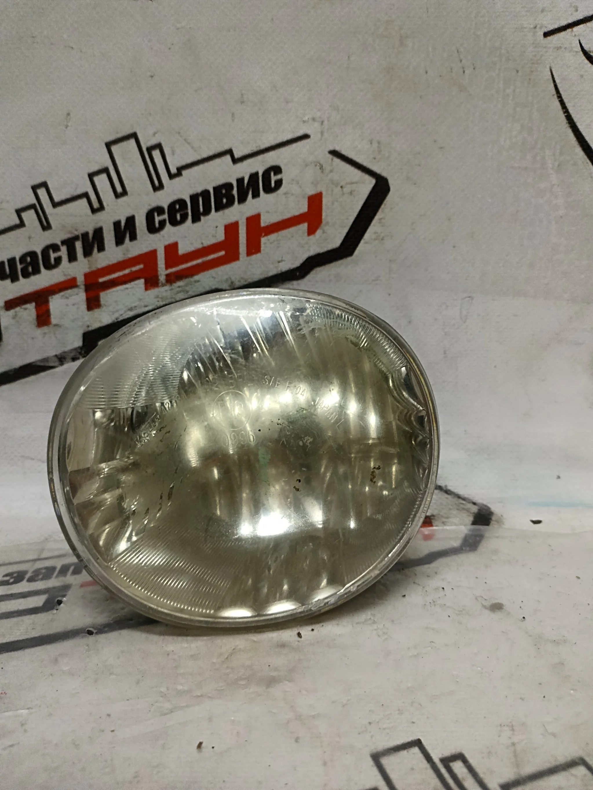 ТУМАНКА TOYOTA LEXUS DAIHATSU ЛЕВО 8122042050 D810