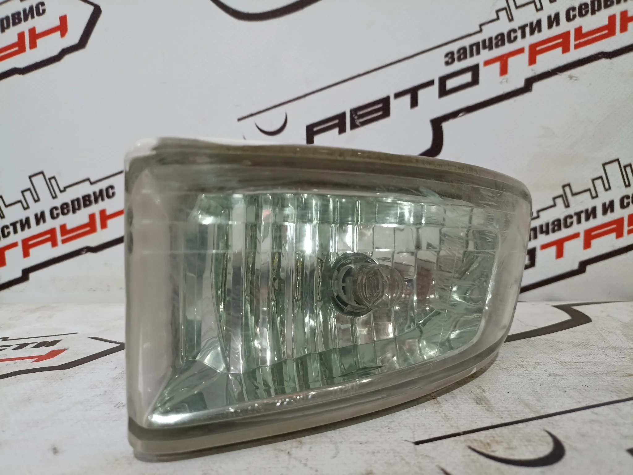 ТУМАНКА TOYOTA ЛЕВО 8138522030 D544