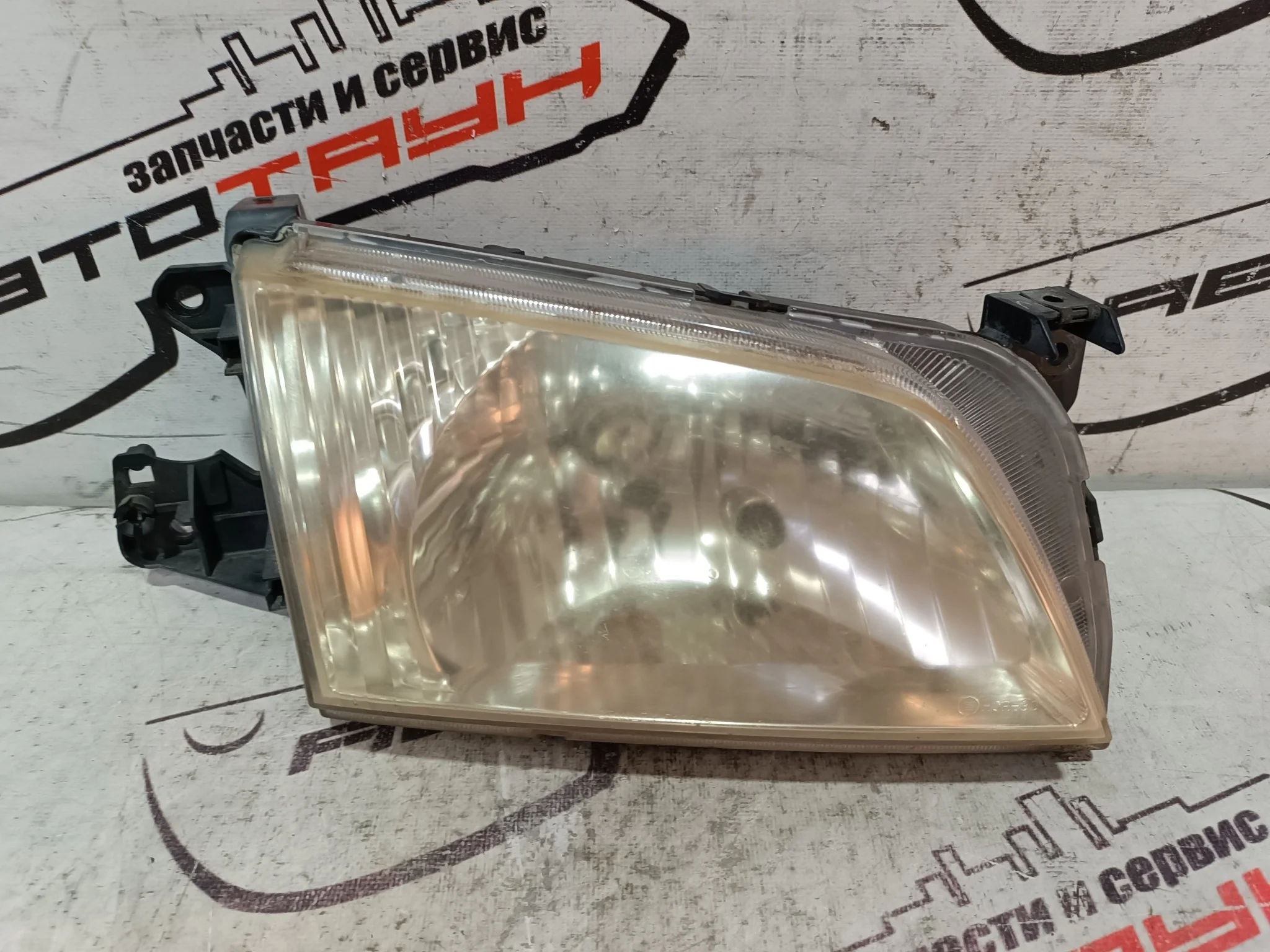 ФАРА MAZDA FORD ПРАВО D267510K0C NA6109Z