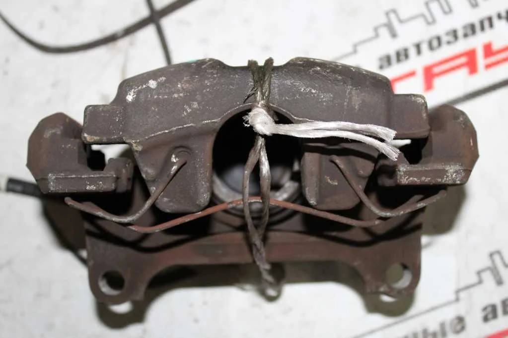 СУППОРТ В СБОРЕ AUDI ПЕРЕД ЛЕВО 8K0615123C