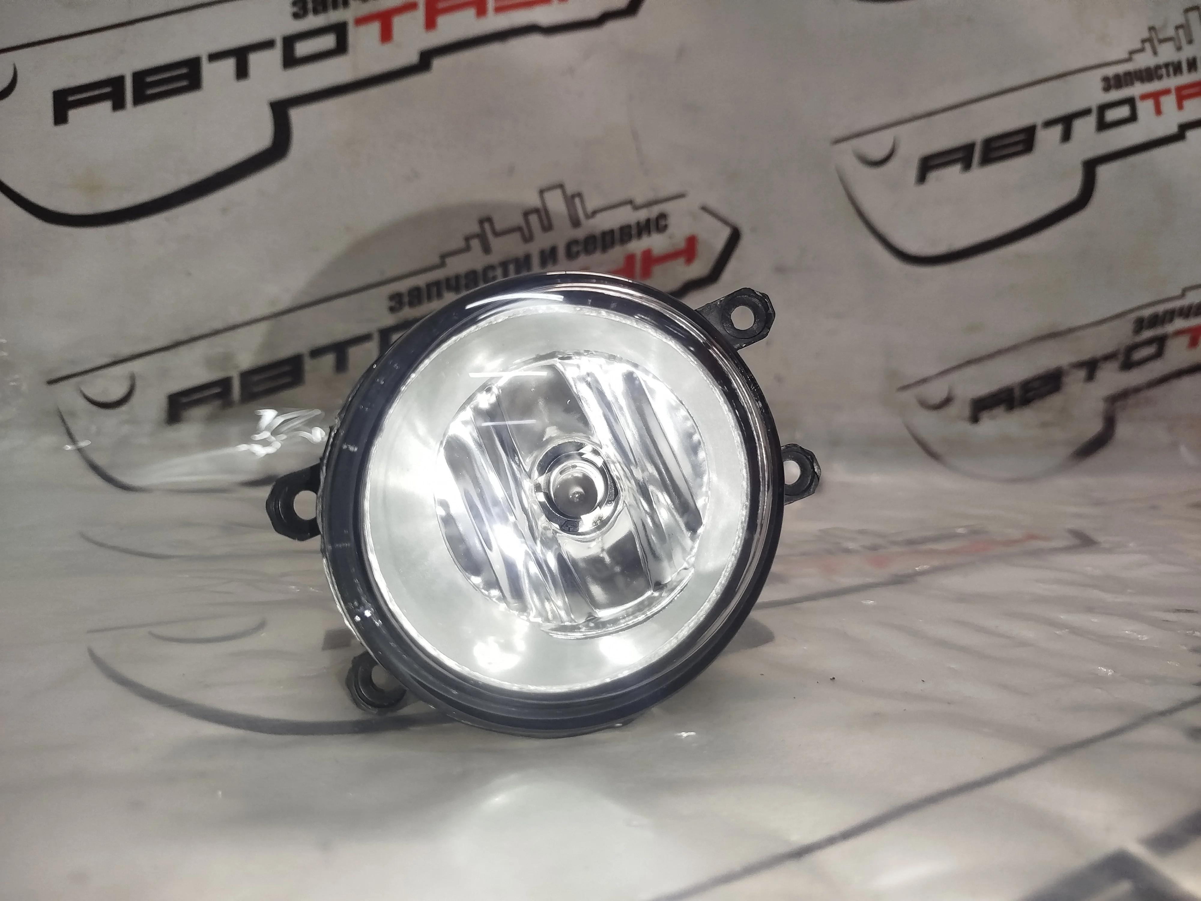 ТУМАНКА TOYOTA DAIHATSU SUBARU LEXUS ПРАВО 812100D041 D136