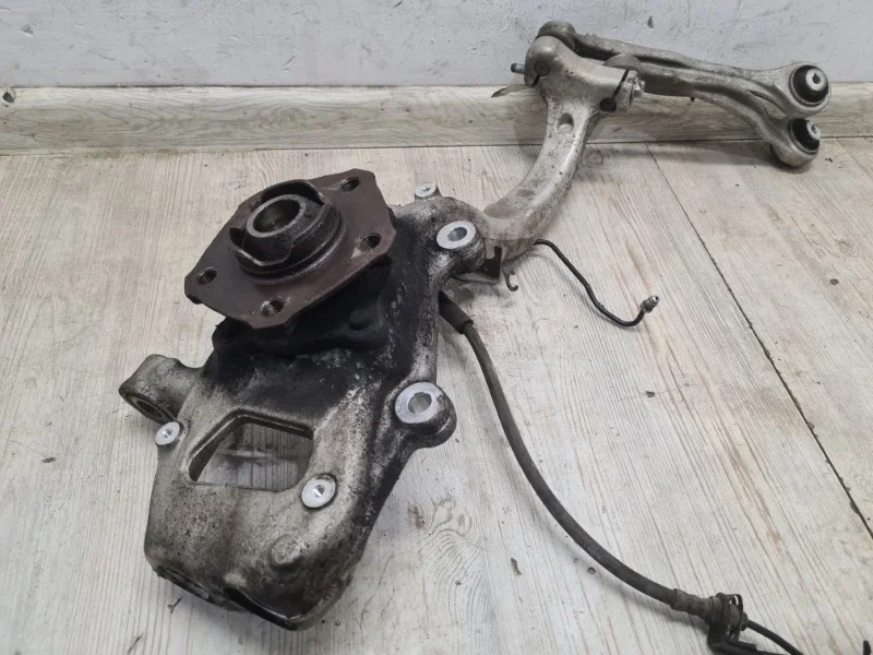 Кулак поворотный со ступицей Audi Q5 S-line 2018 FY