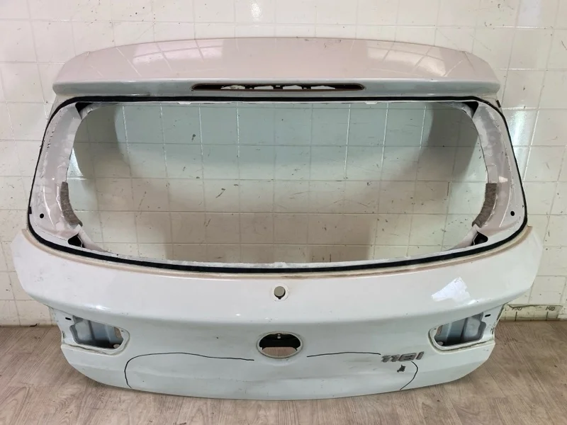 Крышка багажника BMW 1 2017 2018 2019 2020 41007420695 F20