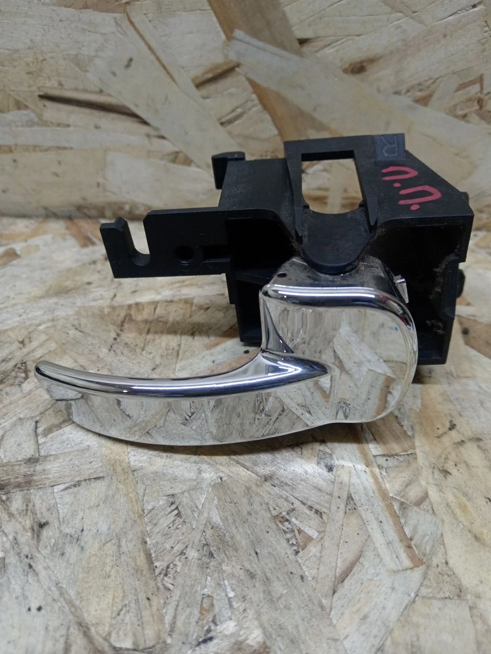 Ручка двери внутренняя правая Nissan Navara D40 рестайлинг (2010—2015) 2010 KAP