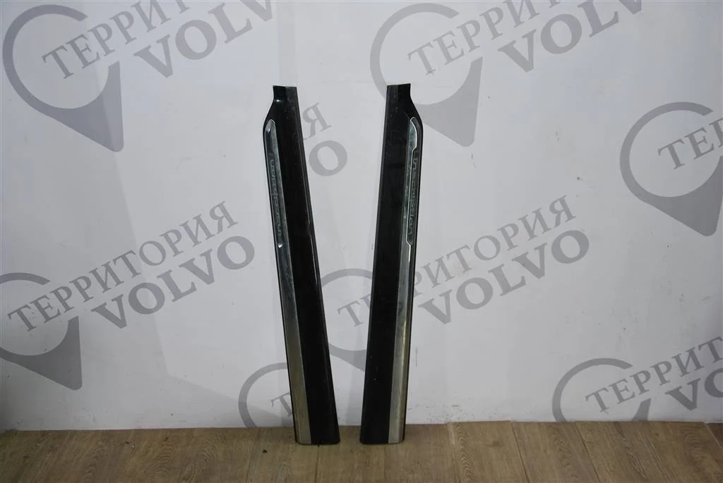 Накладка двери передней