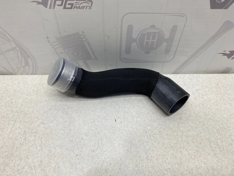 Патрубок интеркулера левый Mercedes-benz W211