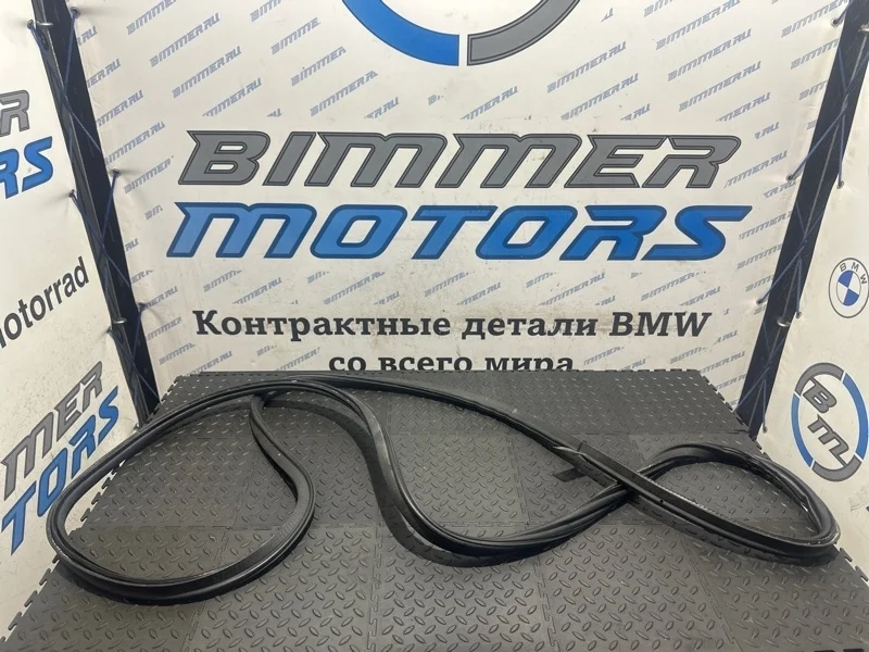 Уплотнительная резинка багажника BMW Х5 51767385847 F15 N63B44B