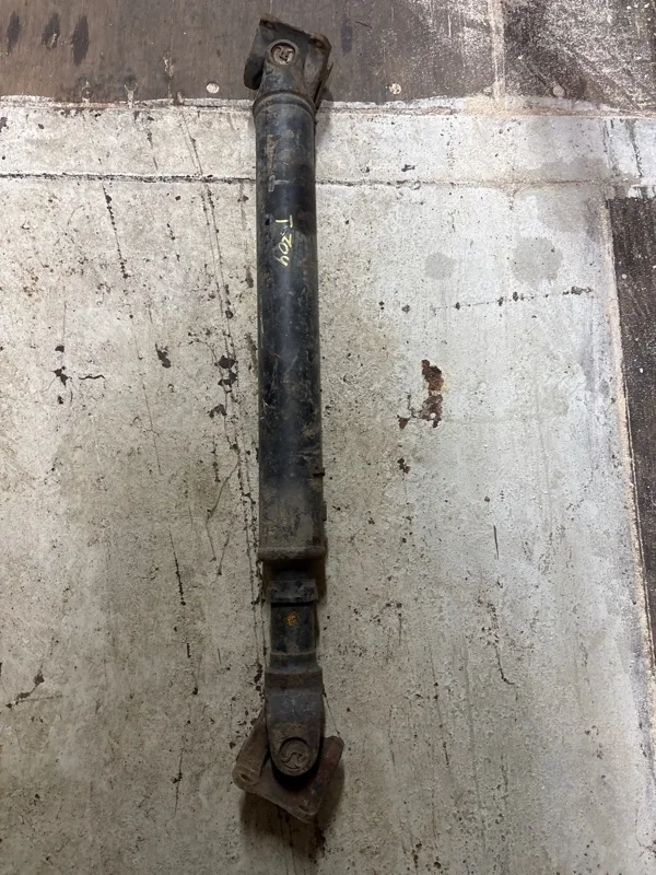 Карданный вал передний Nissan Navara (D40) 2004-2015 2012 37200EB300 2.5 D YD25DDTI