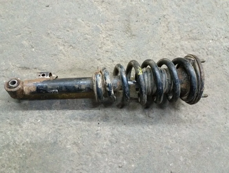 Амортизатор передний Mitsubishi L200 (2006-2015) 2011 MR992321 ПИКАП 2.5 D 4D56