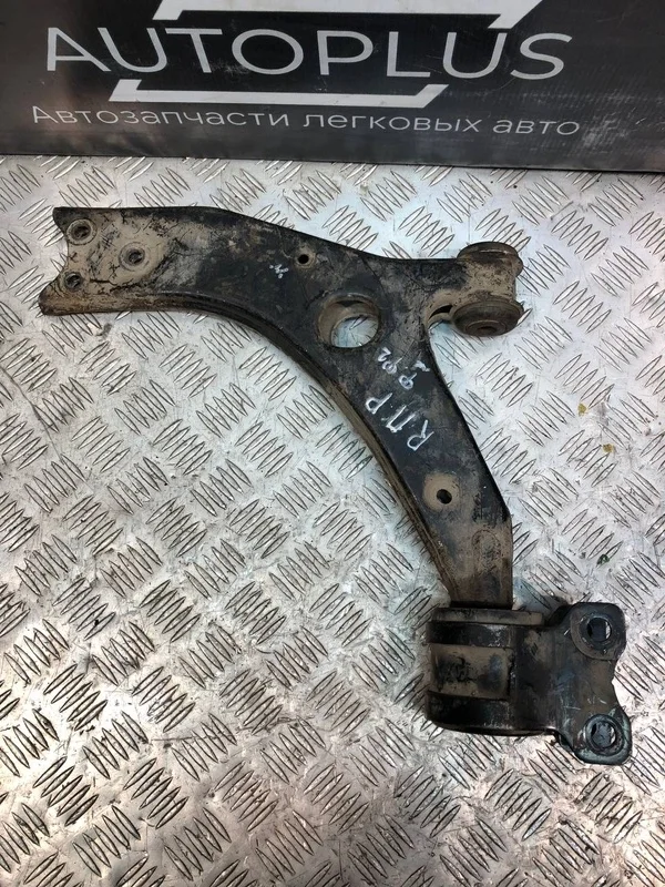 Рычаг подвески Ford Focus 2007 1570284 СЕДАН 1.8 QQDB, передний правый