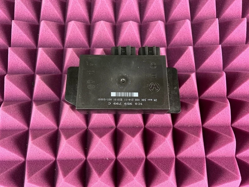 Блок комфорта Volkswagen Passat 2002 1C0959799C B5+ AMX 2.8