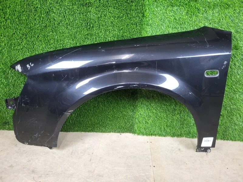 Крыло Audi A4 2004 8E0821105B B6 AMB 1.8T, переднее левое