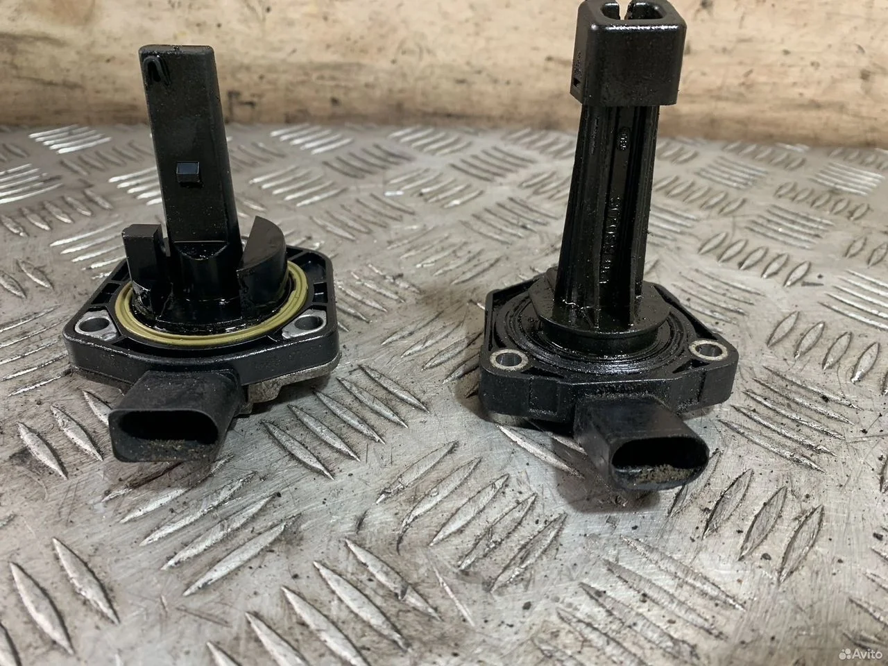 Датчик уровня масла 1j0907660f vw skoda