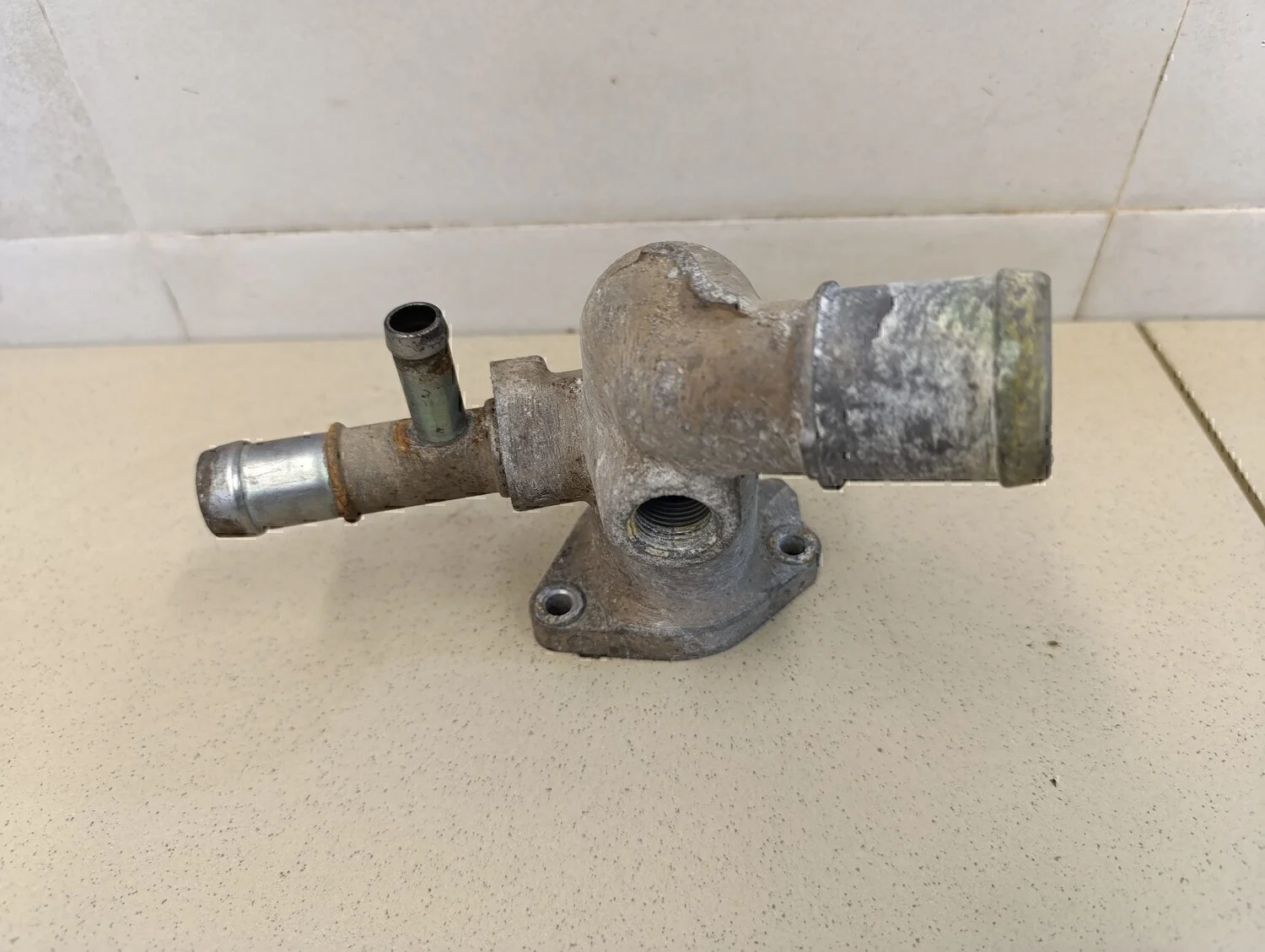 Фланец двигателя системы охлаждения Solaris 2010-2017