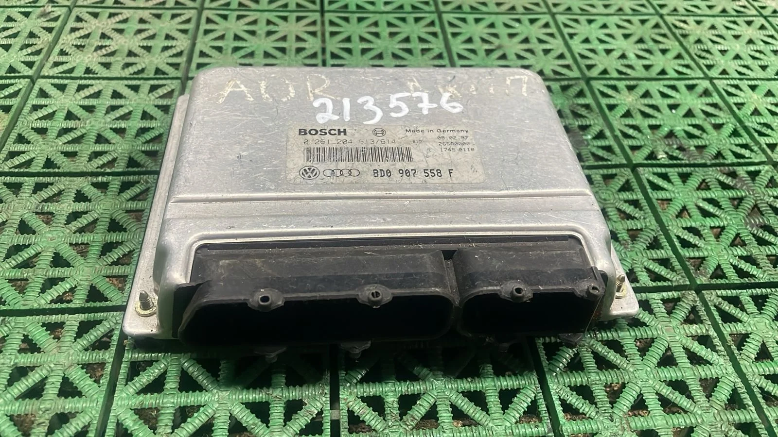 Блок управления двигателя ДВС ЭБУ AUDI A4 8D 1,8 ADR 1995- Б/У A4 8D(1995-2001)