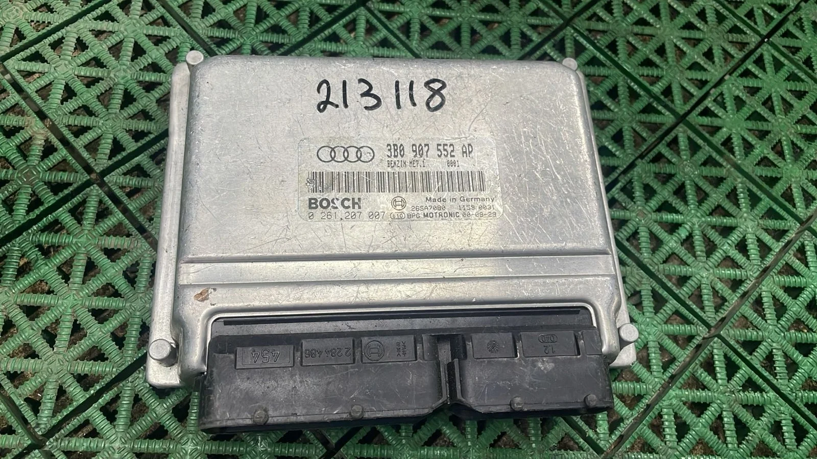 Блок управления двигателя ДВС ЭБУ AUDI A6 C5 1,8 1997- Б/У A6 C5(1997-2004)