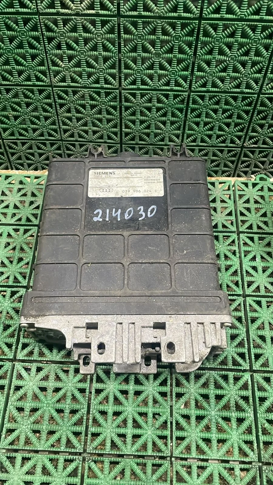 Блок управления двигателя ДВС ЭБУ AUDI A80 B4 ABK 1992- Б/У A80(1987-1996)