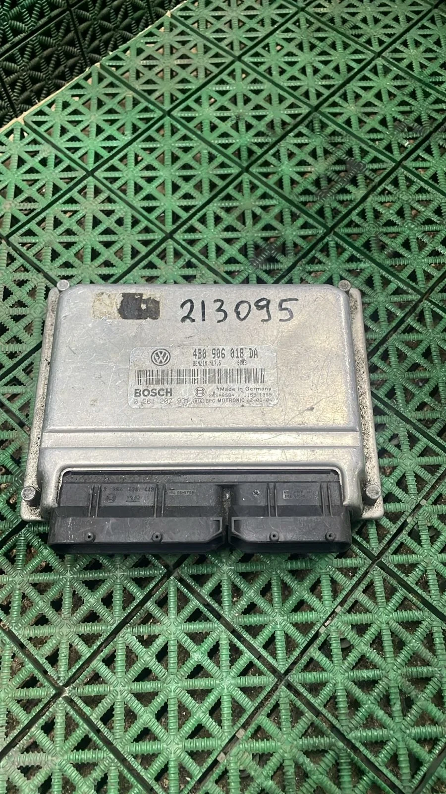 Блок управления двигателя ДВС ЭБУ VOLKSWAGEN PASSAT B5+ AWM 2001- Б/У PASSAT B5+(2001-2004)