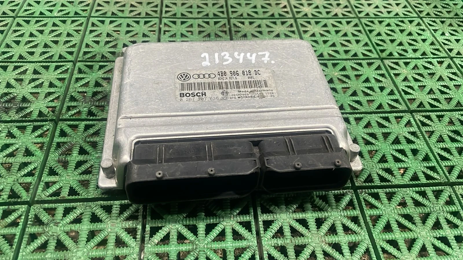 Блок управления двигателя ДВС ЭБУ VOLKSWAGEN PASSAT B5+ AWM 2001- Б/У PASSAT B5+(2001-2004)