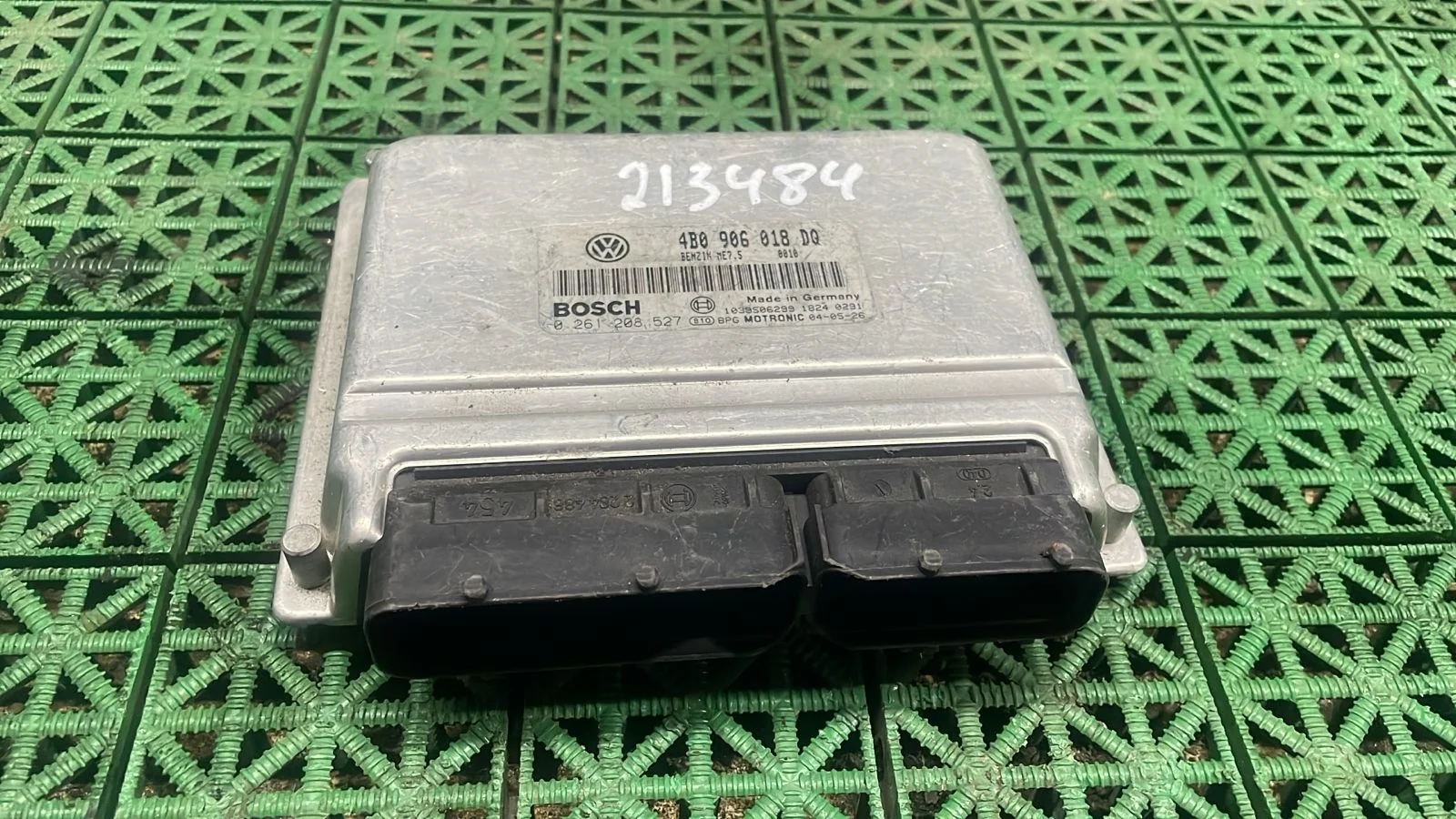 Блок управления двигателя ДВС ЭБУ VOLKSWAGEN PASSAT B5+ AWM 2001- Б/У PASSAT B5+(2001-2004)