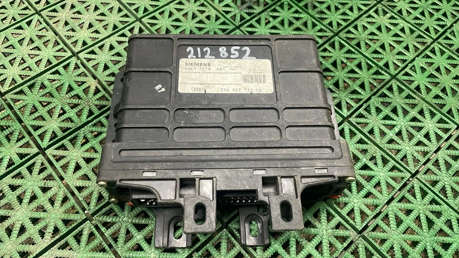 Блок управления коробки автомат АКПП AUDI A4 8D, A6 C5, VOLKSWAGEN PASSAT B5 1997- Б/У A4 8D(1995-2001);PASSAT B5(1997-2000)