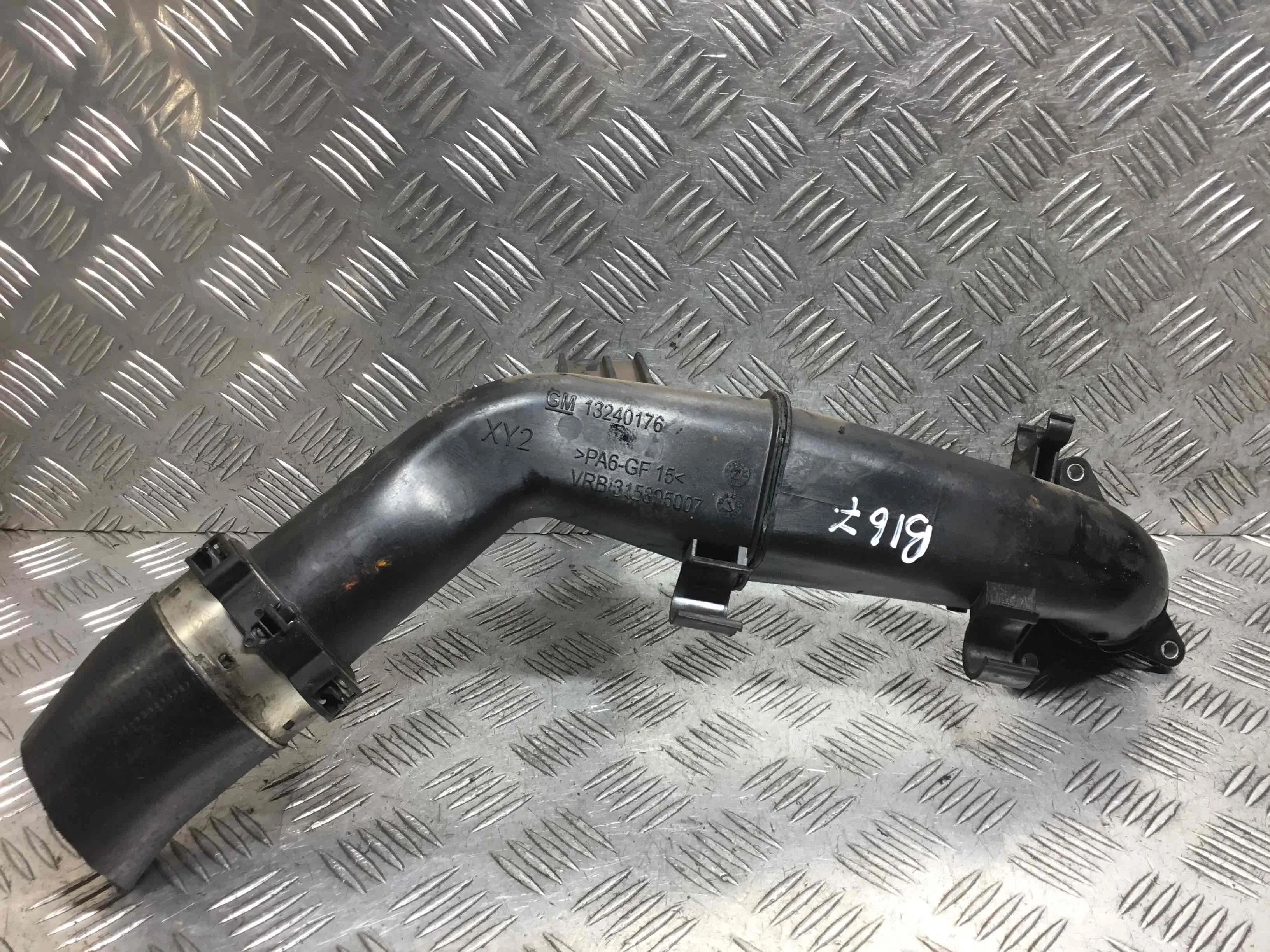 Патрубок интеркулера Opel Insignia 1 поколение (2008-2013) дизель 2.0 CDTi Механика Седан