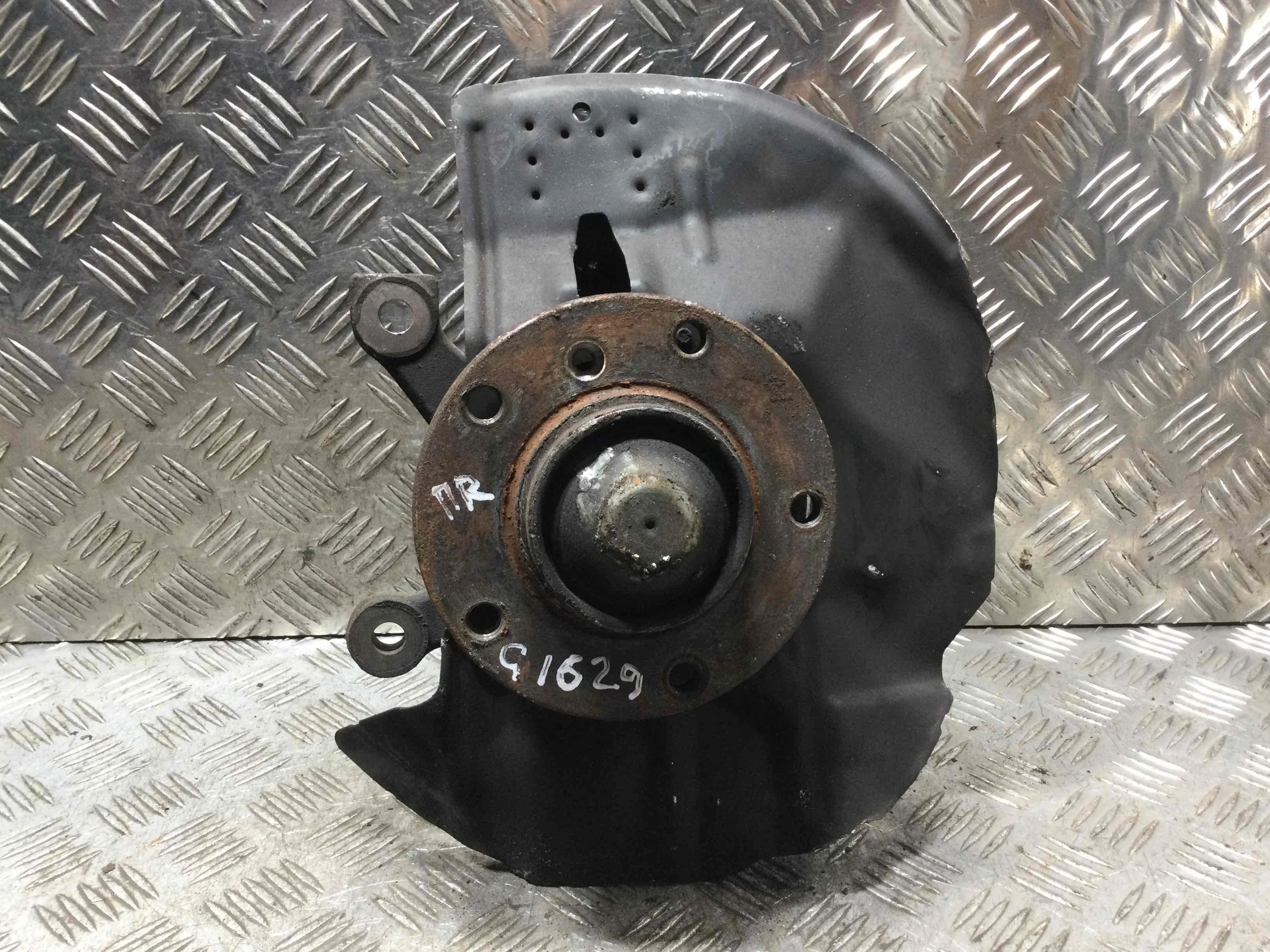 Ступица передняя правая BMW 3-Series 3-Series E46 1998 - 2006 бензин 1.8 i Механика 3-дв, х/б