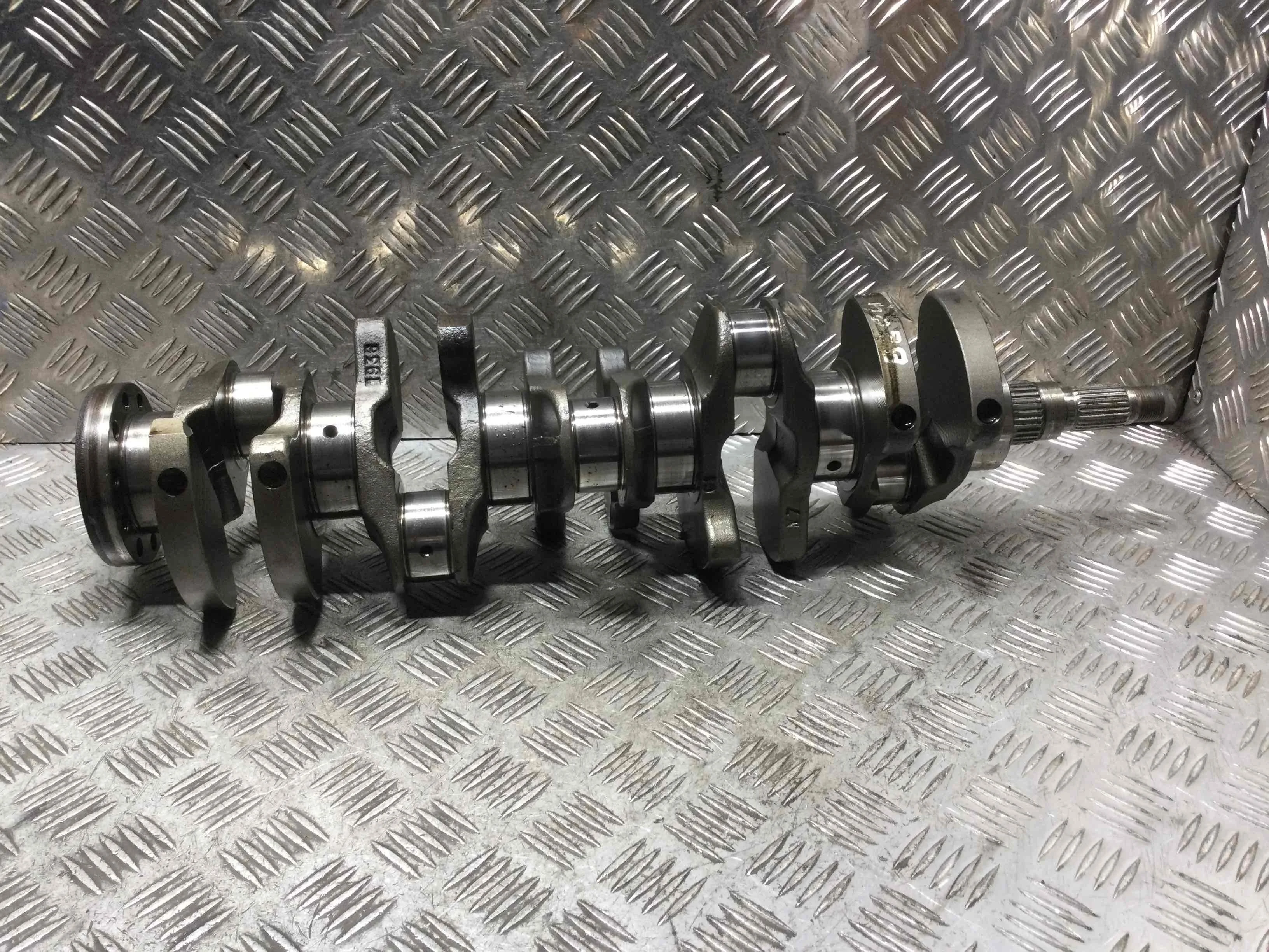 Коленвал Volvo V70 2 поколение (2000-2005) дизель 2.4 TDI Автомат Седан