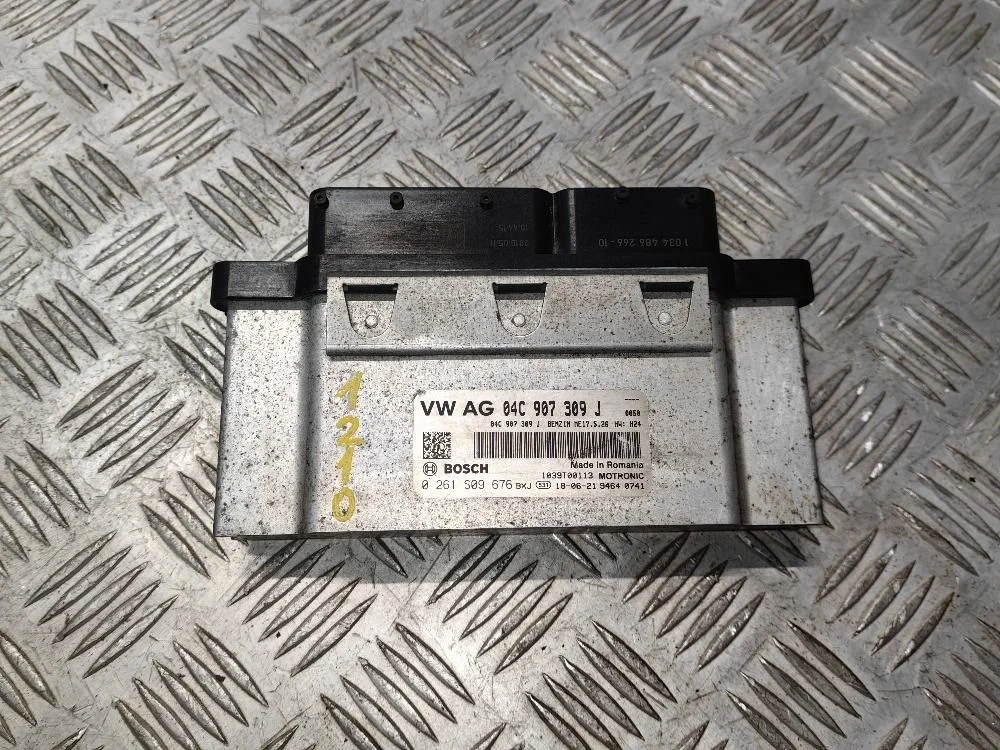 Блок управления двигателем Skoda Rapid