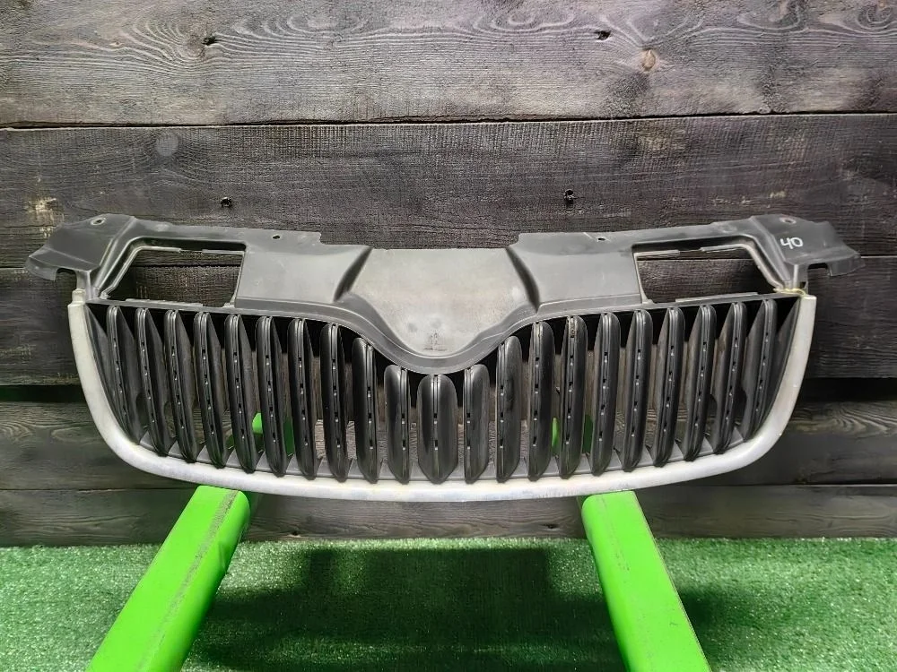 Решетка радиатора Skoda Fabia