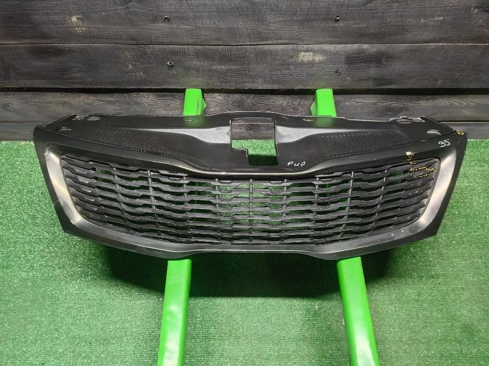 Решетка радиатора Kia Rio III